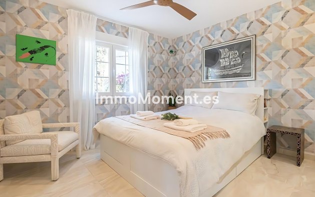 Resale - Villa - El Paraiso - New Golden Mile