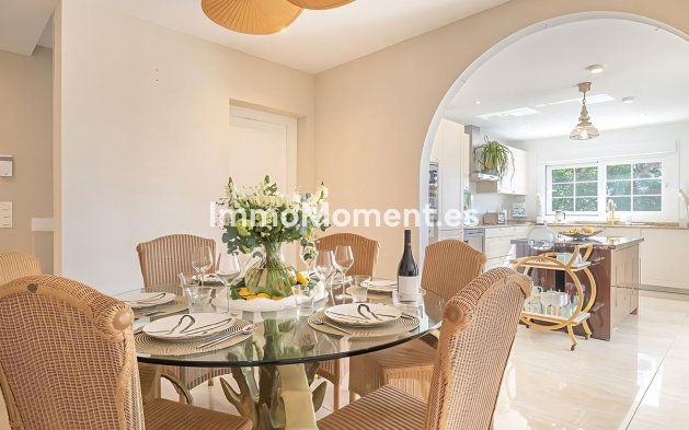 Resale - Villa - El Paraiso - New Golden Mile