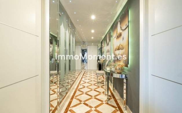 Wiederverkauf - Wohnung - Marbella - Nueva Andalucía