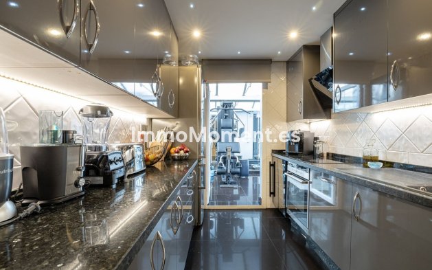 Wiederverkauf - Wohnung - Marbella - Nueva Andalucía