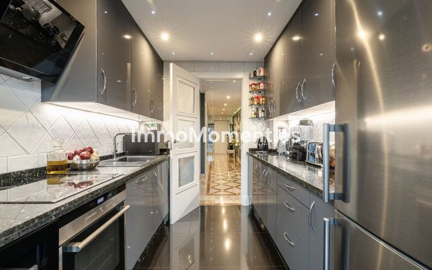 Wiederverkauf - Wohnung - Marbella - Nueva Andalucía
