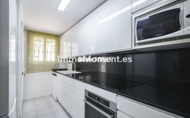 Revente - Maison mitoyenne - Estepona  - Estepona Centro