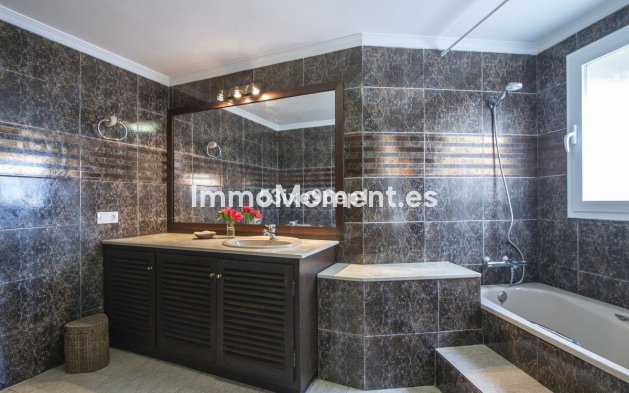 Revente - Maison mitoyenne - Estepona  - Estepona Centro