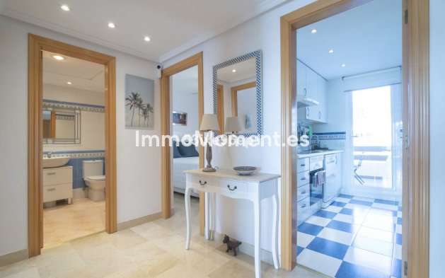 Resale - Apartment - Estepona - Selwo