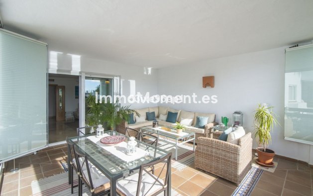 Resale - Apartment - Estepona - Selwo