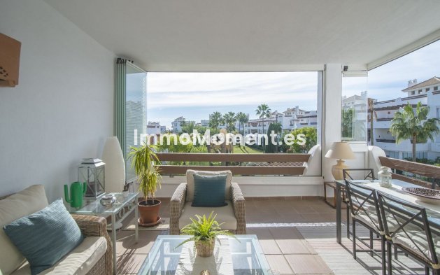Resale - Apartment - Estepona - Selwo