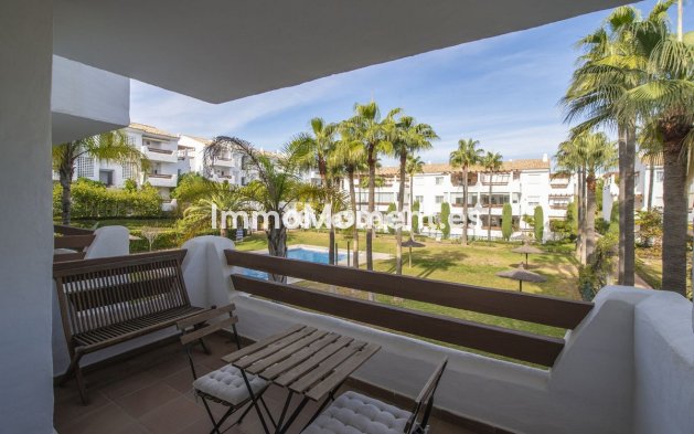 Resale - Apartment - Estepona - Selwo