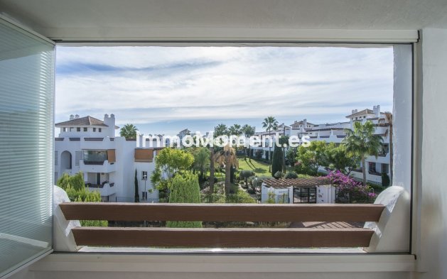Resale - Apartment - Estepona - Selwo