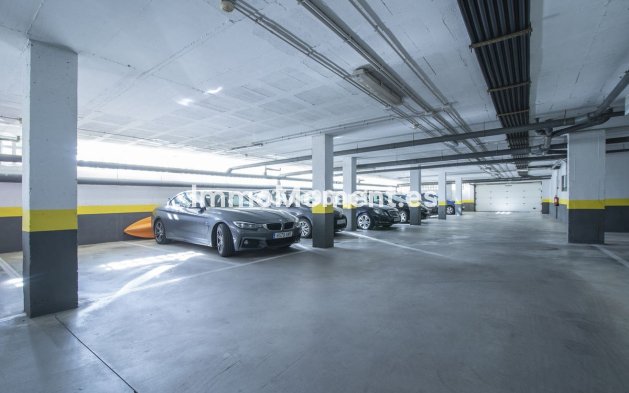 Resale - Apartment - Estepona - Selwo