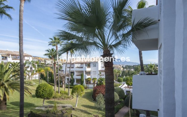 Resale - Apartment - Estepona - Selwo