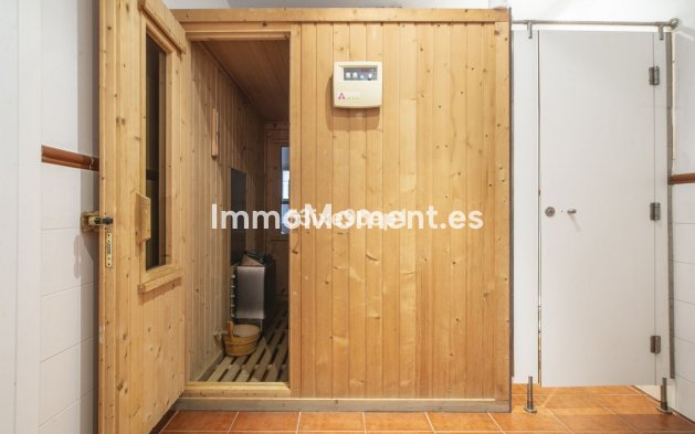 Resale - Apartment - Estepona - Selwo