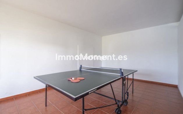 Resale - Apartment - Estepona - Selwo