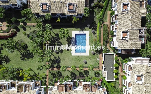 Resale - Apartment - Estepona - Selwo