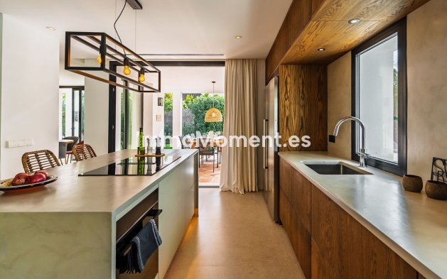 Wiederverkauf - Villa - Marbella - Nueva Andalucía