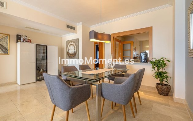 Resale - Apartment - Estepona - Selwo