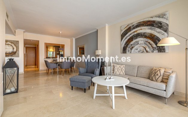 Resale - Apartment - Estepona - Selwo
