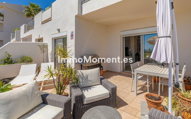 Resale - Apartment - Estepona - Selwo