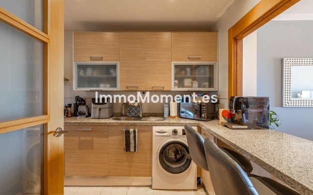 Resale - Apartment - Estepona - Selwo