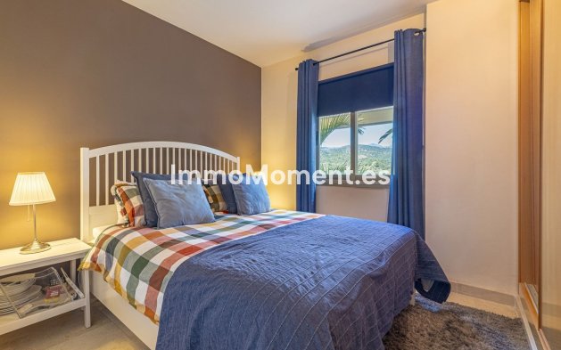 Resale - Apartment - Estepona - Selwo