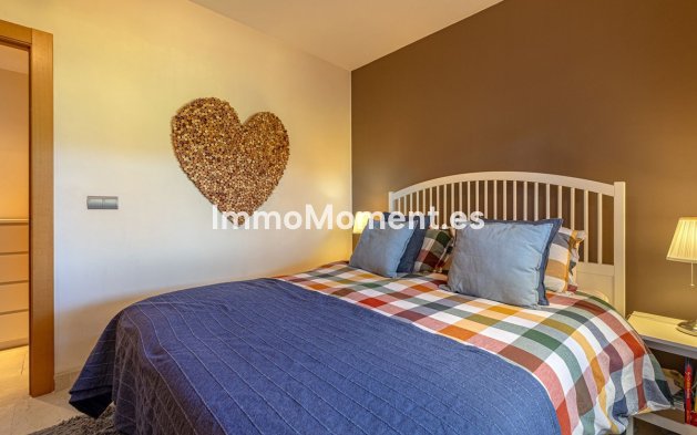 Resale - Apartment - Estepona - Selwo