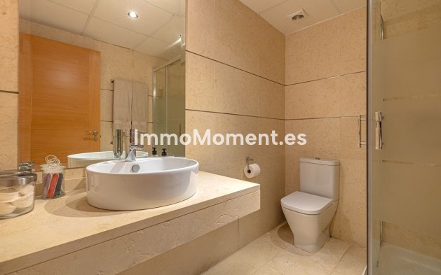 Resale - Apartment - Estepona - Selwo