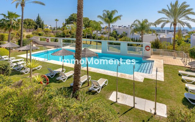Resale - Apartment - Estepona - Selwo