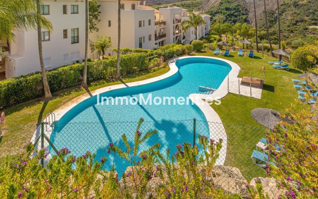 Resale - Apartment - Estepona - Selwo