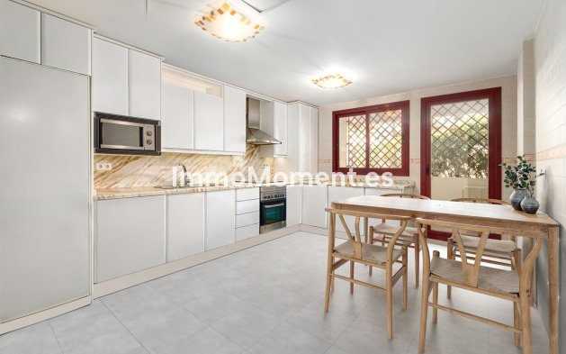 Resale - Apartment - Benalmadena - Torrequebrada