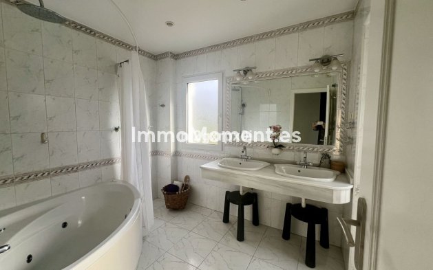 Wiederverkauf - Villa - Marbella - Reserva de Marbella