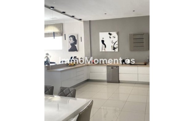 Wiederverkauf - Villa - Marbella - Nueva Andalucía