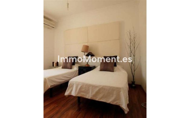 Wiederverkauf - Villa - Marbella - Nueva Andalucía