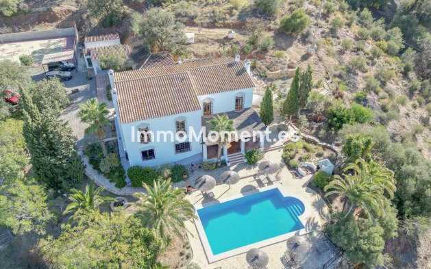 Reventa - Casa de campo - Interior  - Alora