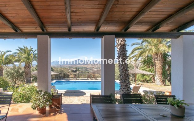 Reventa - Casa de campo - Interior  - Alora