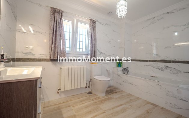 Bestaande woning - Villa - Binnenland  - Alhaurín el Grande Centro