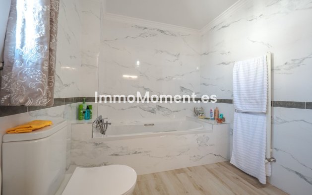 Bestaande woning - Villa - Binnenland  - Alhaurín el Grande Centro