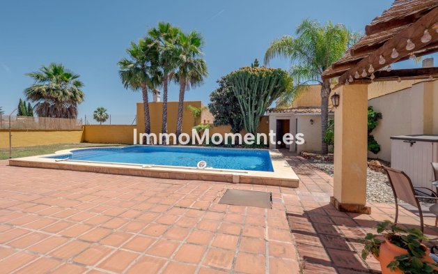 Bestaande woning - Villa - Binnenland  - Alhaurín el Grande Centro