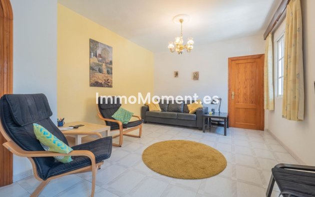 Wiederverkauf - Wohnung -   Inländisch - Alhaurín el Grande Centro