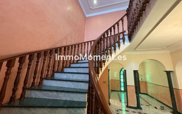 Wiederverkauf - Villa -   Inländisch - Alhaurín de la Torre