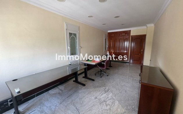 Wiederverkauf - Villa -   Inländisch - Alhaurín de la Torre