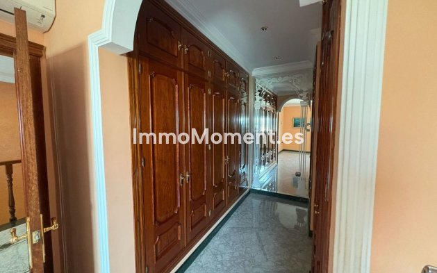 Wiederverkauf - Villa -   Inländisch - Alhaurín de la Torre