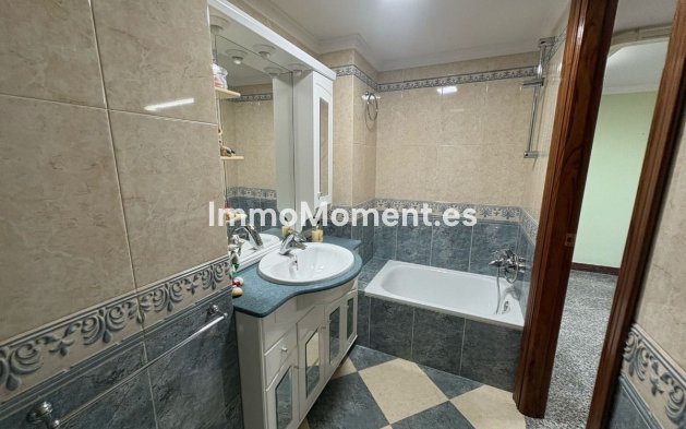 Wiederverkauf - Villa -   Inländisch - Alhaurín de la Torre