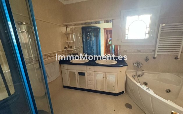 Wiederverkauf - Villa -   Inländisch - Alhaurín de la Torre