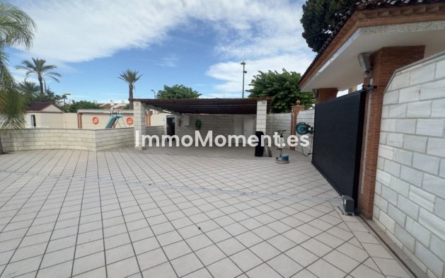 Wiederverkauf - Villa -   Inländisch - Alhaurín de la Torre