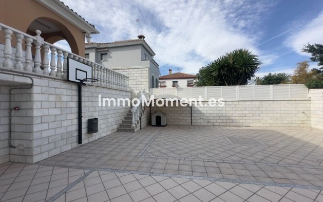 Wiederverkauf - Villa -   Inländisch - Alhaurín de la Torre