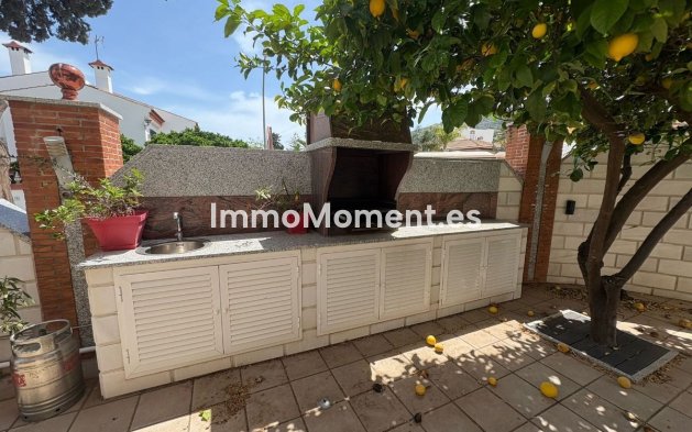 Wiederverkauf - Villa -   Inländisch - Alhaurín de la Torre