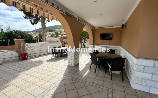 Wiederverkauf - Villa -   Inländisch - Alhaurín de la Torre