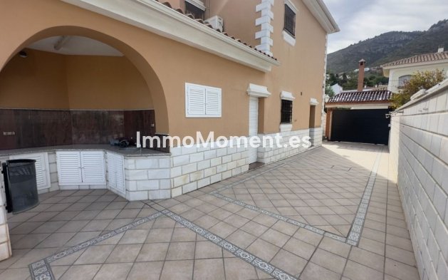 Wiederverkauf - Villa -   Inländisch - Alhaurín de la Torre