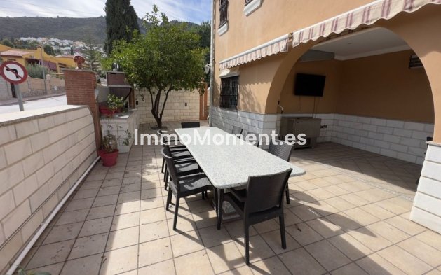 Wiederverkauf - Villa -   Inländisch - Alhaurín de la Torre