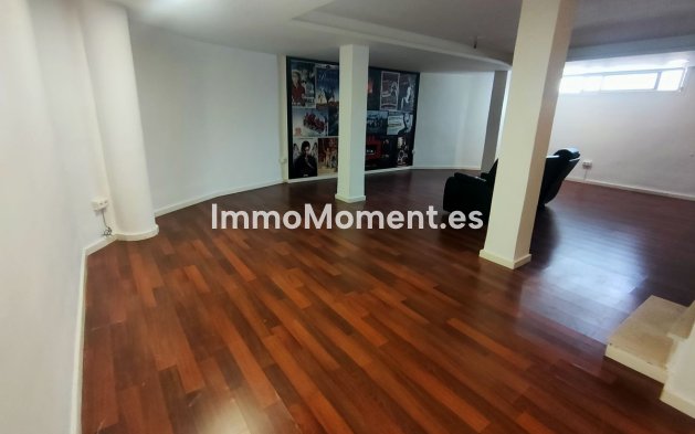 Resale - Villa - Estepona - Cancelada