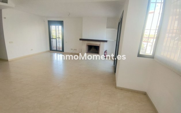 Resale - Villa - Estepona - Cancelada